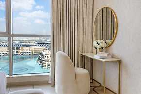 Lavish 3BR Besides Burj Khalifa and Fountain view