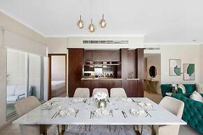 Lavish 3BR Besides Burj Khalifa and Fountain view
