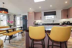 Minack Lodge