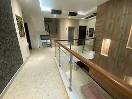 Hotel Amazone Residency DLF Phase 3