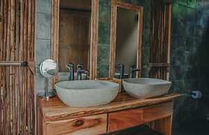 VelaNova Paradise - HotelRetreat