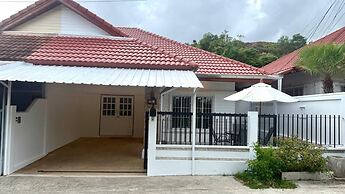 Valley 41 - 2 bdr Private Villa Near Phuket Town