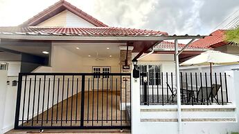 Valley 41 - 2 bdr Private Villa Near Phuket Town