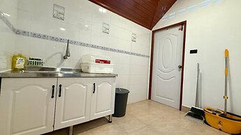 Valley 41 - 2 bdr Private Villa Near Phuket Town
