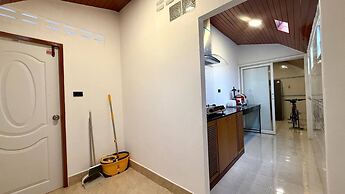 Valley 41 - 2 bdr Private Villa Near Phuket Town