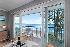 33 Beach Court - Direct Beach Access Sea Views