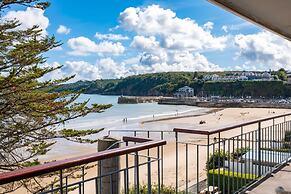33 Beach Court - Direct Beach Access Sea Views