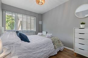 33 Beach Court - Direct Beach Access Sea Views