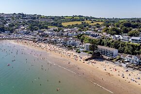 33 Beach Court - Direct Beach Access Sea Views
