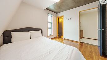 Beyand Private Pool Villa Pension, Daebu