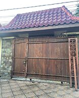Aldeoz Villa Ndalem Marwatan Solo