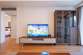Tyms Elegant 2BR 1BA Apt Walk to Malls