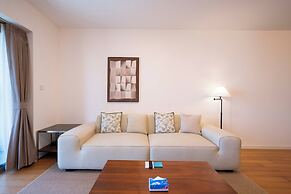 Tyms Elegant 2BR 1BA Apt Walk to Malls