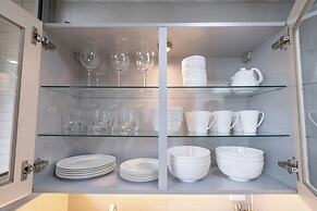 Tyms Family 2BR 1BA Apt Xujiahui Center