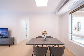 Tyms Stylish 3BR 2BA Apt Xujiahui Shops