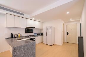 Tyms Stylish 3BR 2BA Apt Xujiahui Shops