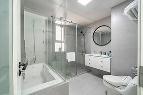 Tyms Stylish 3BR 2BA Apt Xujiahui Shops
