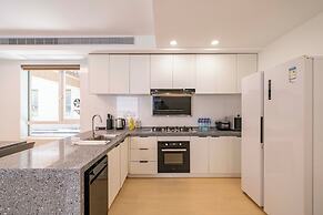 Tyms Stylish 3BR 2BA Apt Xujiahui Shops