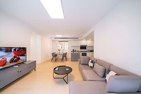 Tyms Stylish 3BR 2BA Apt Xujiahui Shops