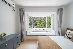 Tyms Stylish 3BR 2BA Apt Xujiahui Shops