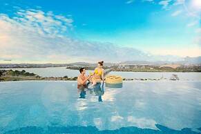 RHM Luxury Hotel and Suite