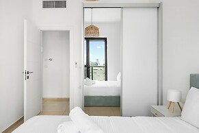 Luxury Tower 3BR Beach View High Floor