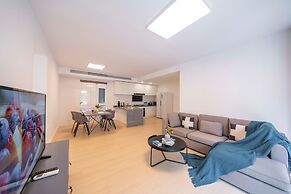 Tyms Bright 2BR 1BA Apt Xuhui Center