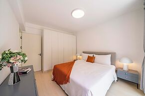 Tyms Bright 2BR 1BA Apt Xuhui Center