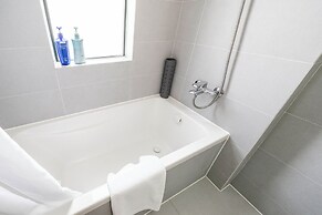 Tyms Spacious 4BR 2BA Apt Xujiahui