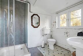 Guys Head Cottage