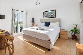 Guys Head Cottage