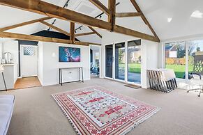 Guys Head Cottage