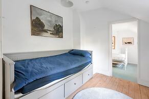 Guys Head Cottage