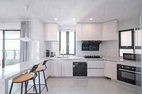 Tyms Elegant 4BR 2BA Apt Xujiahui Malls