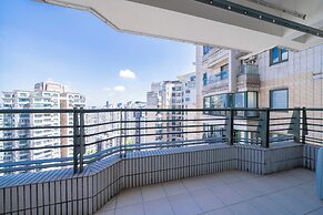 Tyms Elegant 4BR 2BA Apt Xujiahui Malls