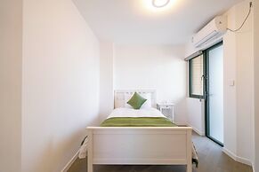 Tyms Elegant 4BR 2BA Apt in Xujiahui