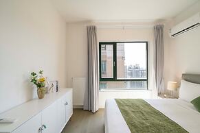 Tyms Elegant 4BR 2BA Apt in Xujiahui
