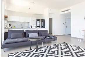 Luxury Apt Tower Best Sea View Bat Yam