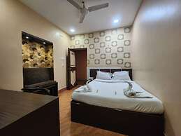 Hotel Pushpak International