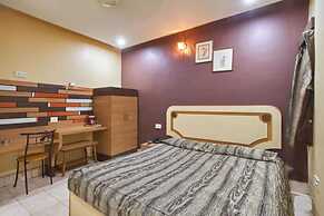 Hotel Pushpak International