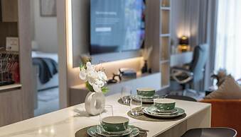 Manzil- Chic 2BR w Pool nr Circle Mall