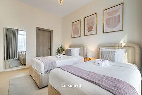 Manzil- Chic 2BR w Pool nr Circle Mall