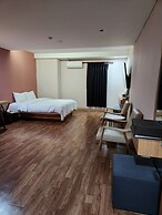 Central Plaza Hotel