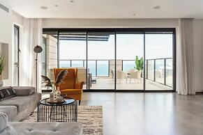 Prestigious penthouse in a luxury tower