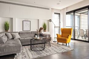 Prestigious penthouse in a luxury tower