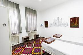 Light Hostel