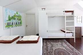 Light Hostel