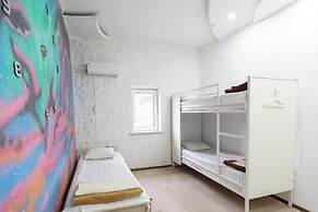 Light Hostel