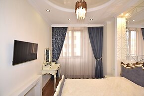 Apartments by Luxe Group AM422
