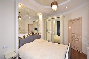 Apartments by Luxe Group AM422